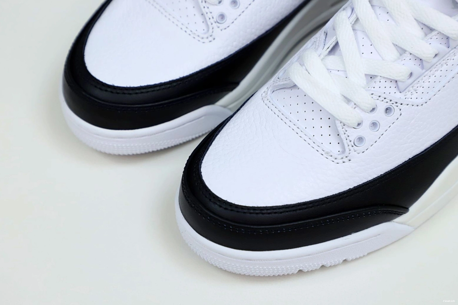 AIR 3 DESIGN RETRO 'WHITE' JORDAN X FRAGMENT SP 1227